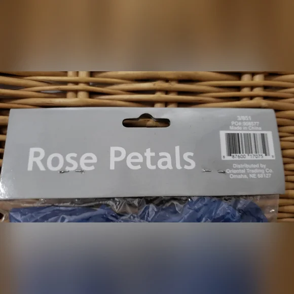 NWT 200 Blue Rose Petals - Picture 5 of 5